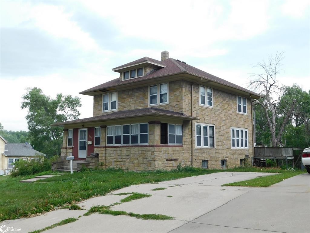 Iowa Fixer-Upper House For Sale 